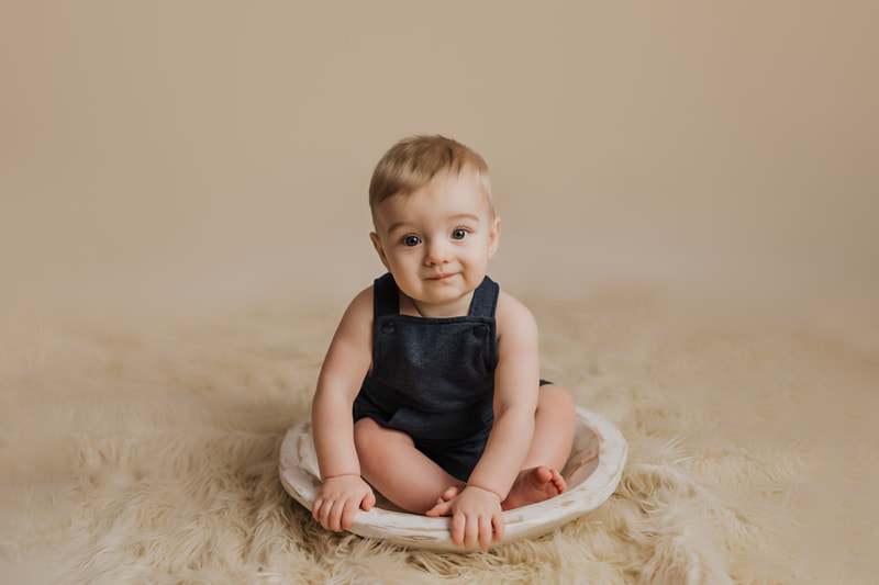 Six month sitter session by Lovely Day Photography at Monroeville, PA photography studio 